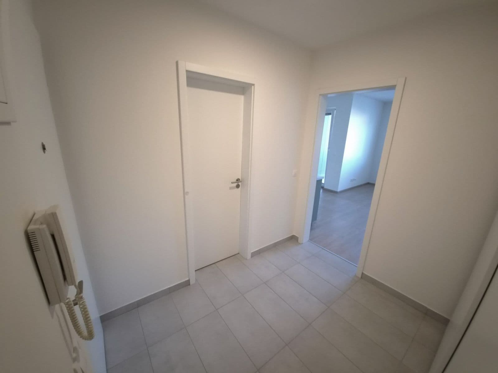 Prenájom bytu 1-izbový 38 m², Strnadových, Praha, Praha Prenájom bytu 1-izbový 38 m², Strnadových, Praha, Praha