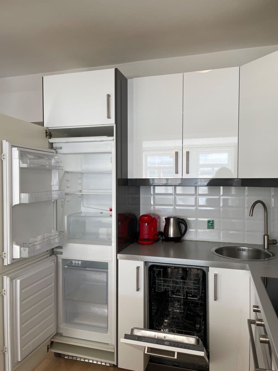 Prenájom bytu 1-izbový 37 m², Roháčova, Praha, Praha Prenájom bytu 1-izbový 37 m², Roháčova, Praha, Praha