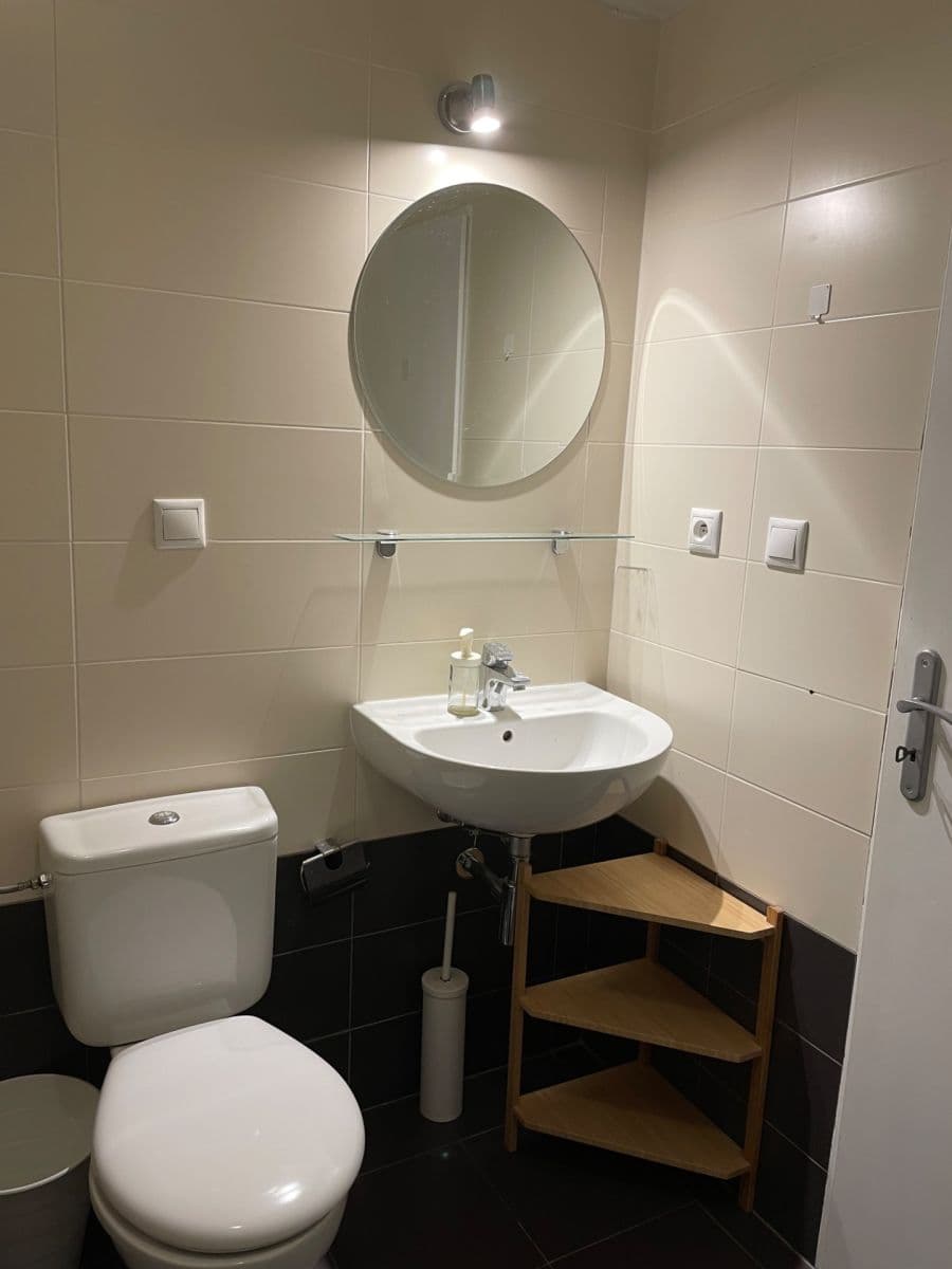 Prenájom bytu 1-izbový 37 m², Roháčova, Praha, Praha Prenájom bytu 1-izbový 37 m², Roháčova, Praha, Praha