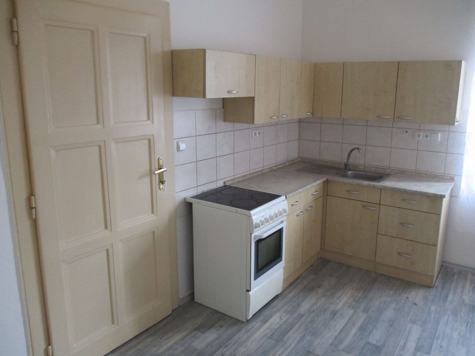 Prenájom bytu 2-izbový 75 m², Vančurova, Tábor, Jihočeský kraj Prenájom bytu 2-izbový 75 m², Vančurova, Tábor, Jihočeský kraj