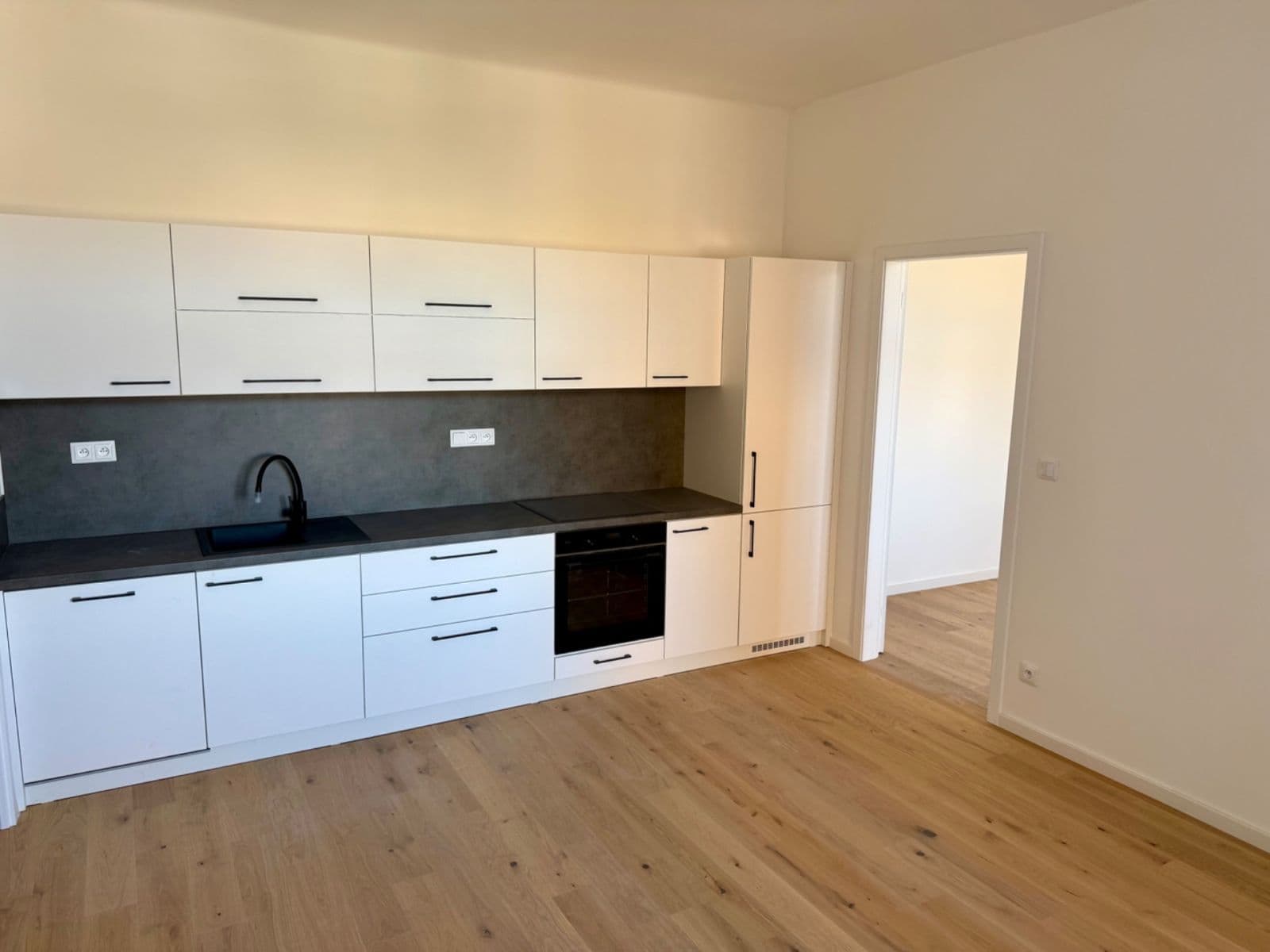 Prenájom bytu 2-izbový 55 m², Jeseniova, Praha, Praha Prenájom bytu 2-izbový 55 m², Jeseniova, Praha, Praha