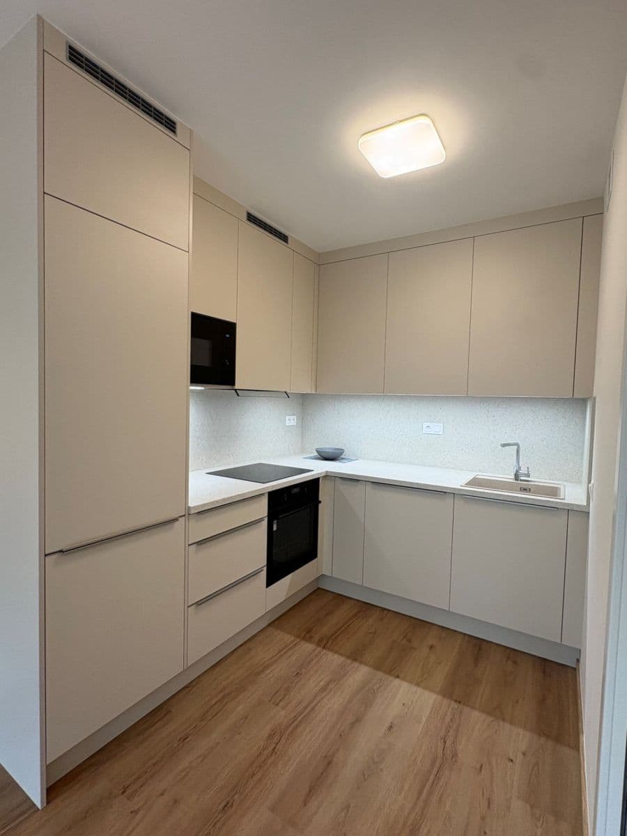 Prenájom bytu 2-izbový 49 m², Kárníkova, Praha, Praha Prenájom bytu 2-izbový 49 m², Kárníkova, Praha, Praha