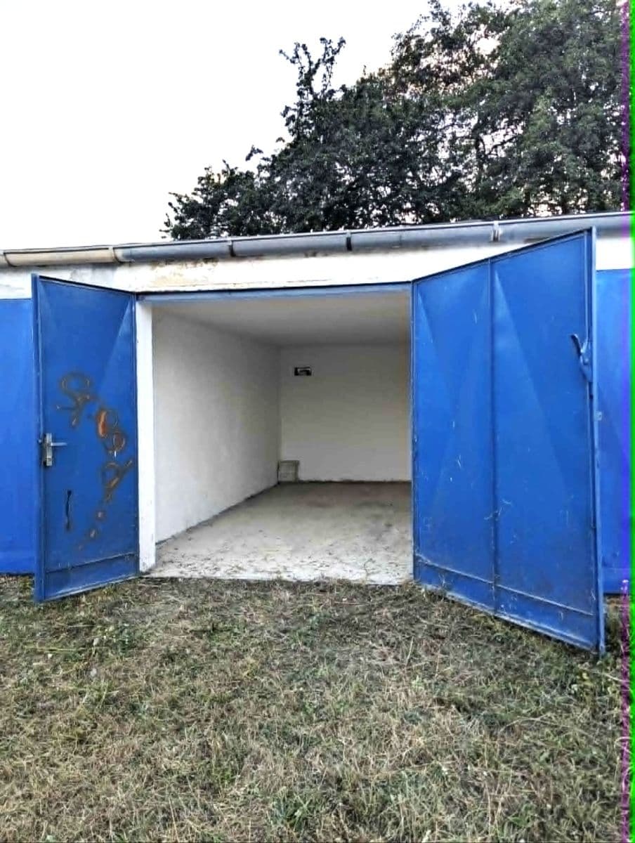 Prenájom garáže 19 m², Praha, Praha Prenájom garáže 19 m², Praha, Praha