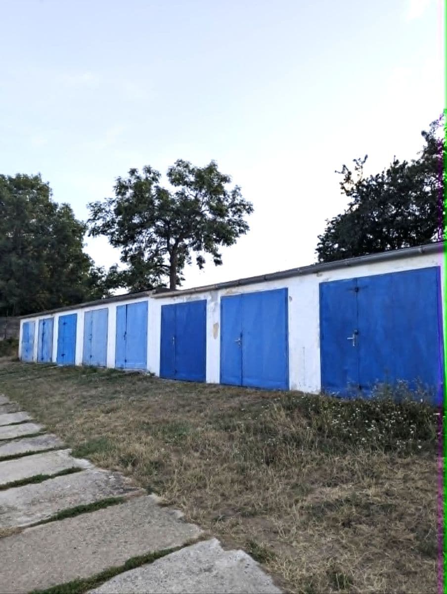 Prenájom garáže 19 m², Praha, Praha Prenájom garáže 19 m², Praha, Praha