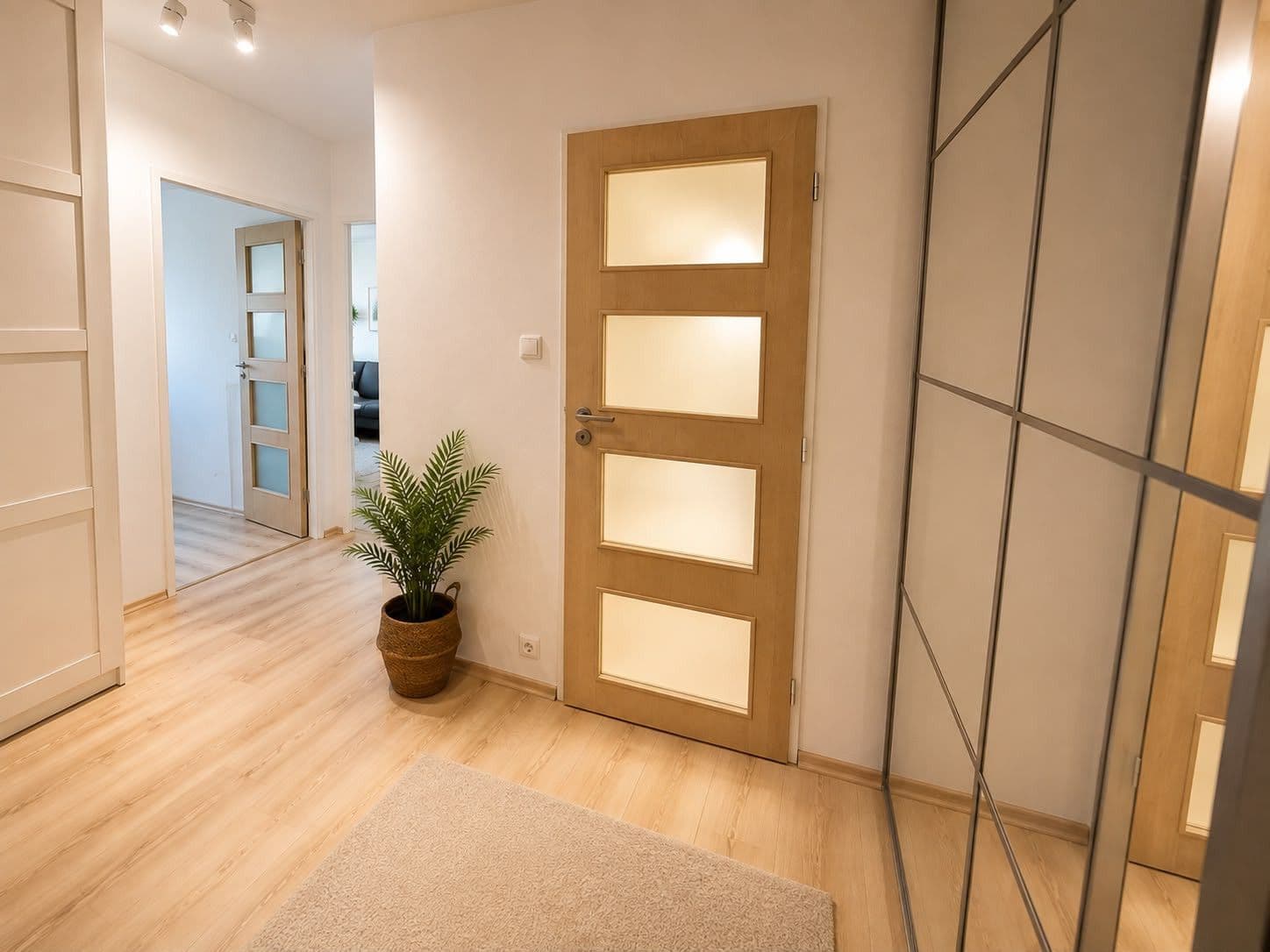 Prenájom bytu 2-izbový 43 m², Hráského, Praha, Praha Prenájom bytu 2-izbový 43 m², Hráského, Praha, Praha