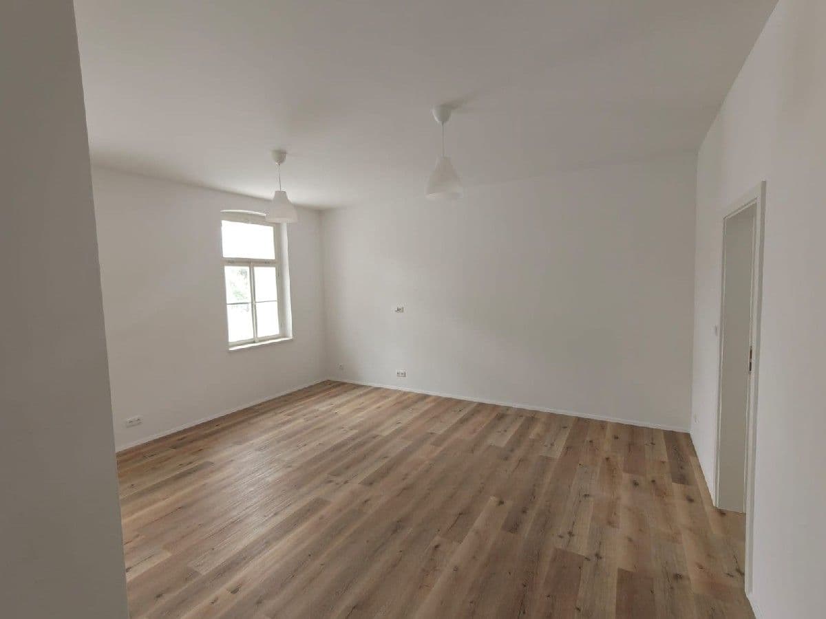 Prenájom bytu 3-izbový 68 m², Pod Radnicí, Neveklov, Středočeský kraj Prenájom bytu 3-izbový 68 m², Pod Radnicí, Neveklov, Středočeský kraj