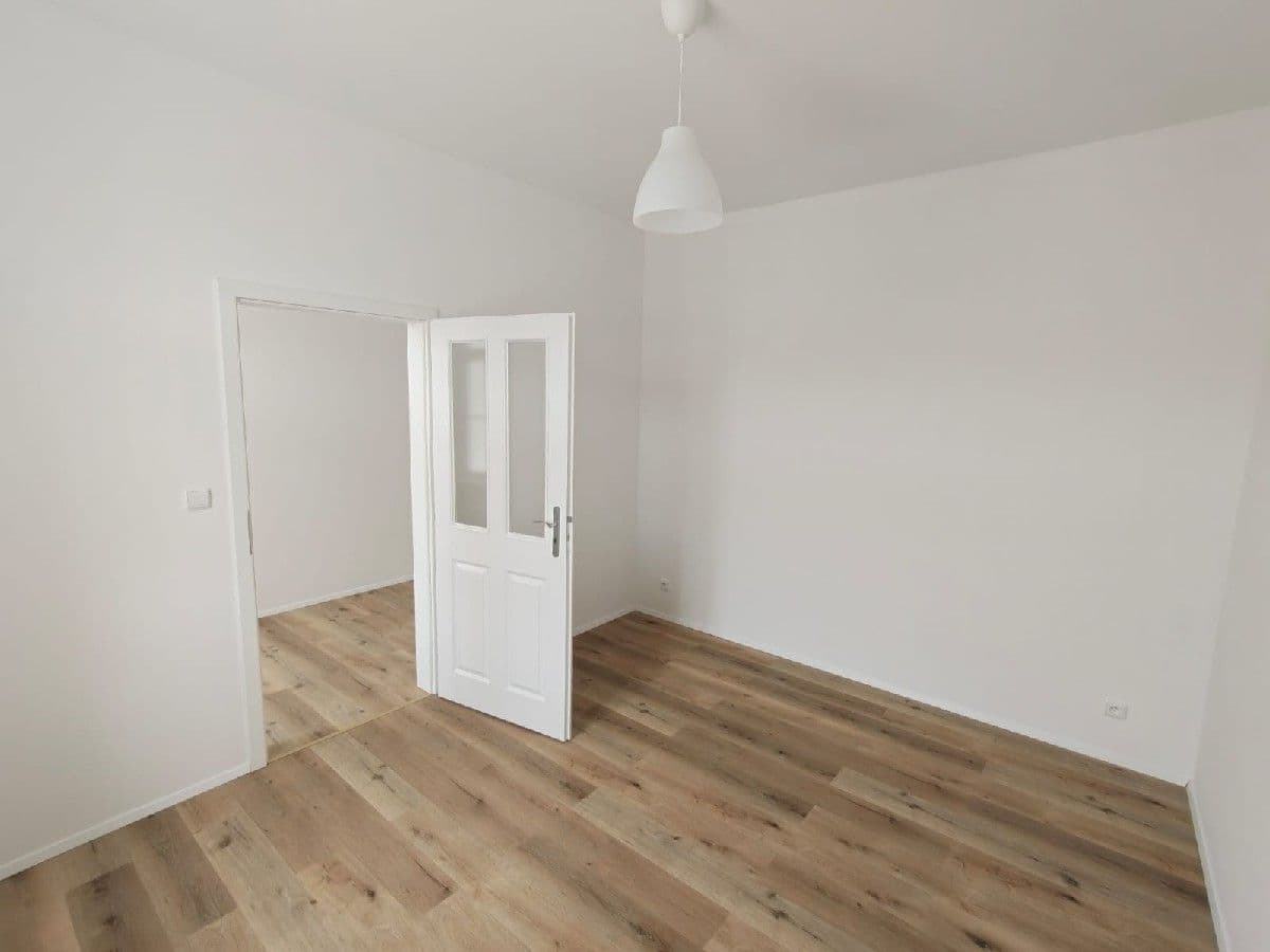 Prenájom bytu 3-izbový 68 m², Pod Radnicí, Neveklov, Středočeský kraj Prenájom bytu 3-izbový 68 m², Pod Radnicí, Neveklov, Středočeský kraj
