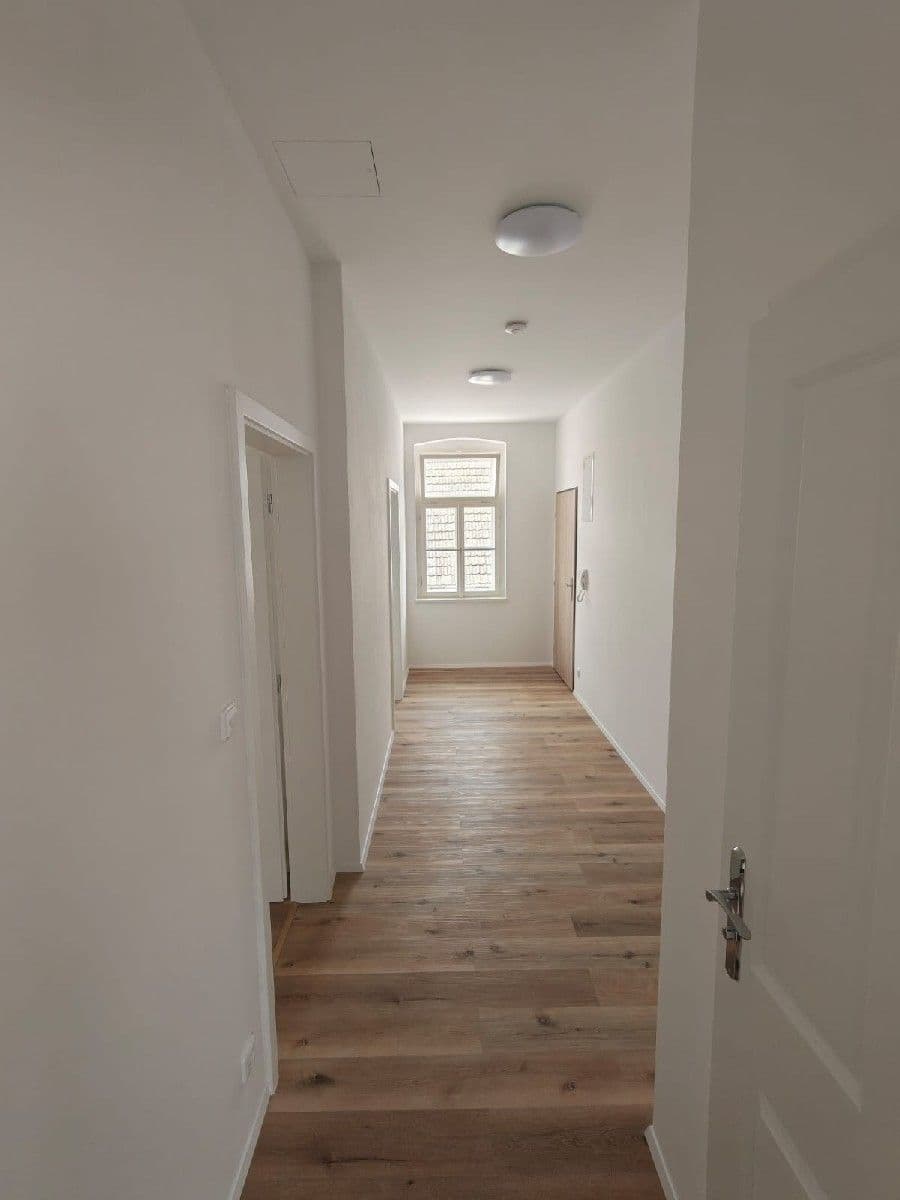 Prenájom bytu 3-izbový 68 m², Pod Radnicí, Neveklov, Středočeský kraj Prenájom bytu 3-izbový 68 m², Pod Radnicí, Neveklov, Středočeský kraj