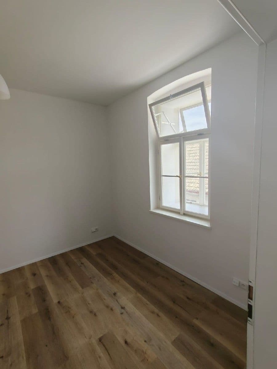 Prenájom bytu 3-izbový 68 m², Pod Radnicí, Neveklov, Středočeský kraj Prenájom bytu 3-izbový 68 m², Pod Radnicí, Neveklov, Středočeský kraj