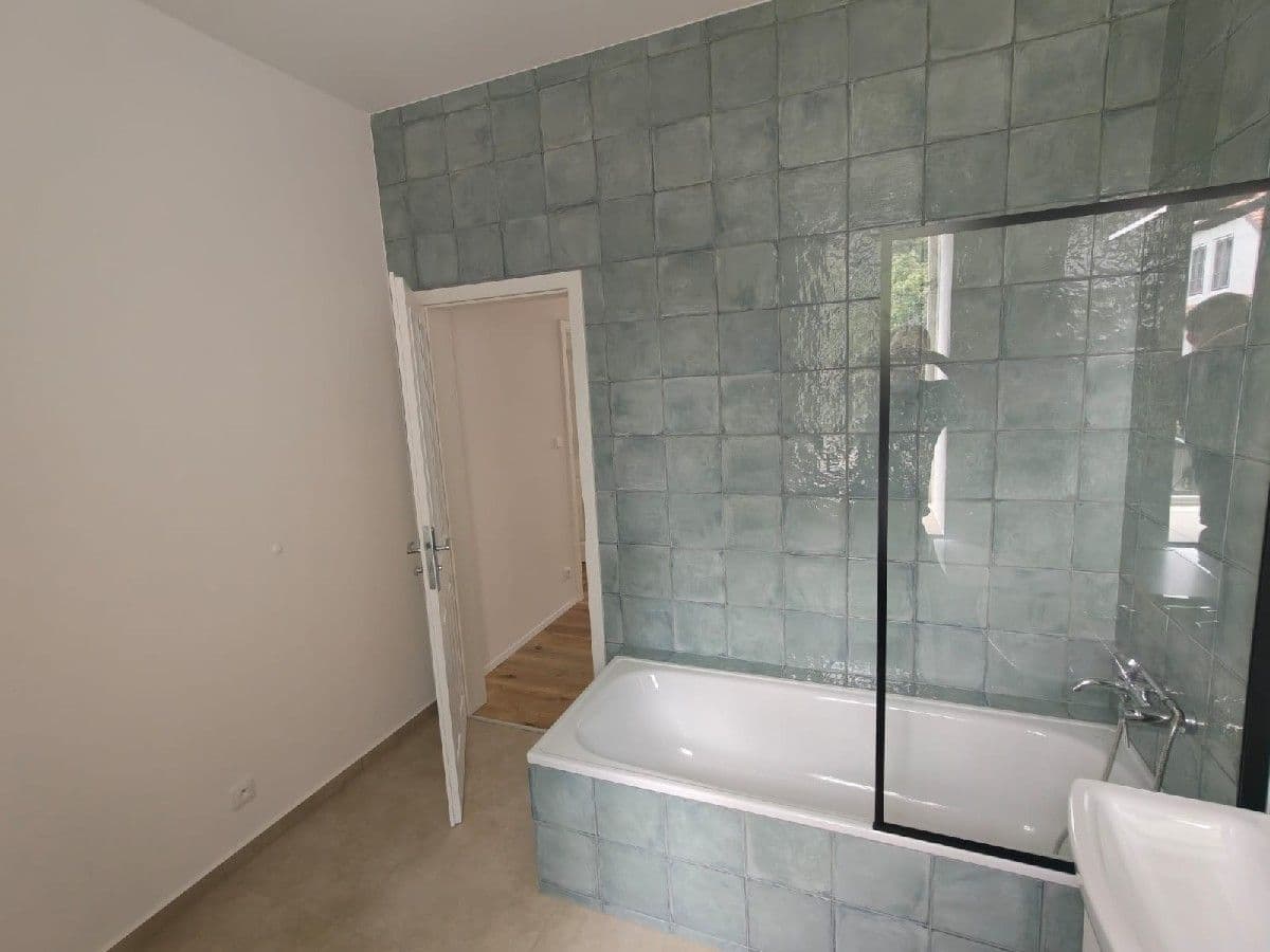 Prenájom bytu 3-izbový 68 m², Pod Radnicí, Neveklov, Středočeský kraj Prenájom bytu 3-izbový 68 m², Pod Radnicí, Neveklov, Středočeský kraj