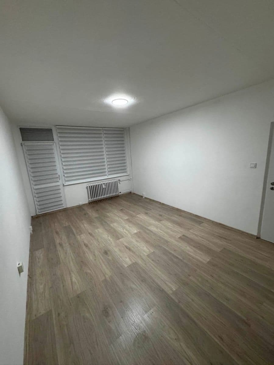 Prenájom bytu 2-izbový 65 m², Sídliště Za Chlumem, Bílina, Ústecký kraj Prenájom bytu 2-izbový 65 m², Sídliště Za Chlumem, Bílina, Ústecký kraj