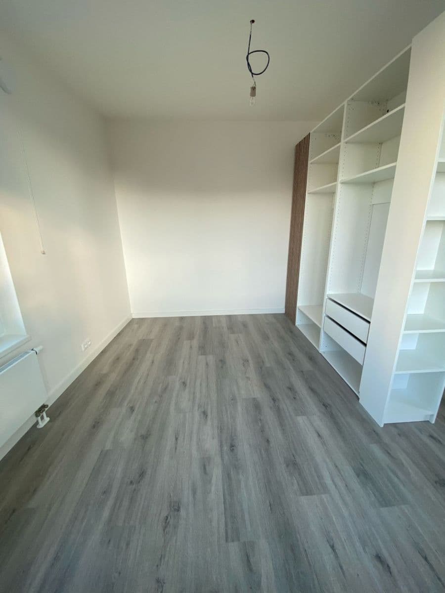 Prenájom bytu 2-izbový 43 m², Mukařovského, Praha, Praha Prenájom bytu 2-izbový 43 m², Mukařovského, Praha, Praha