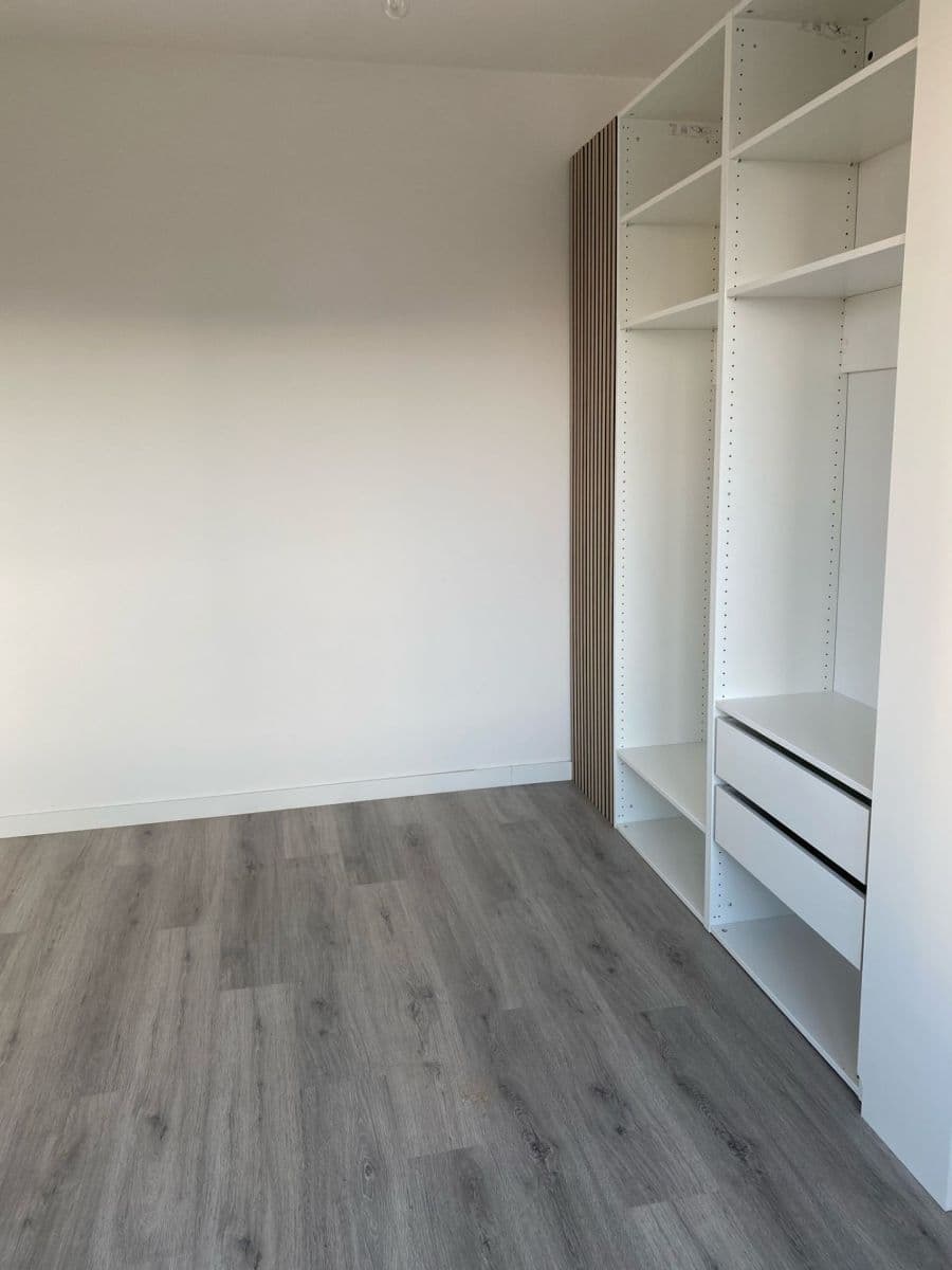 Prenájom bytu 2-izbový 43 m², Mukařovského, Praha, Praha Prenájom bytu 2-izbový 43 m², Mukařovského, Praha, Praha