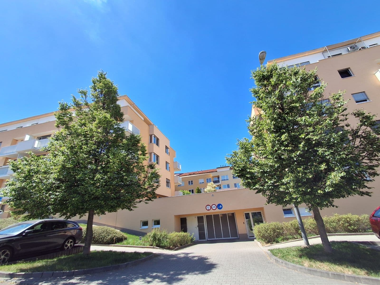 Prenájom garáže 24 m², Brno, Jihomoravský kraj Prenájom garáže 24 m², Brno, Jihomoravský kraj