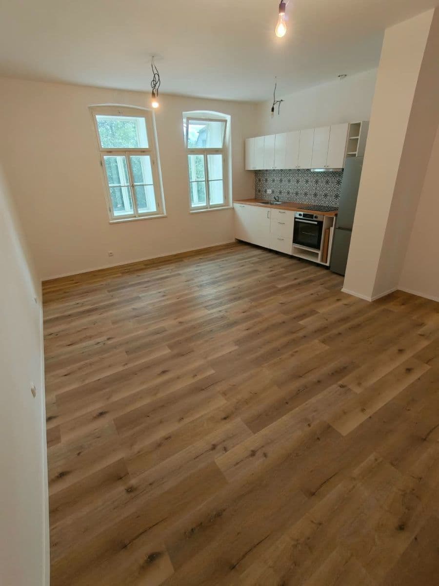 Prenájom bytu 2-izbový 58 m², Pod Radnicí, Neveklov, Středočeský kraj Prenájom bytu 2-izbový 58 m², Pod Radnicí, Neveklov, Středočeský kraj