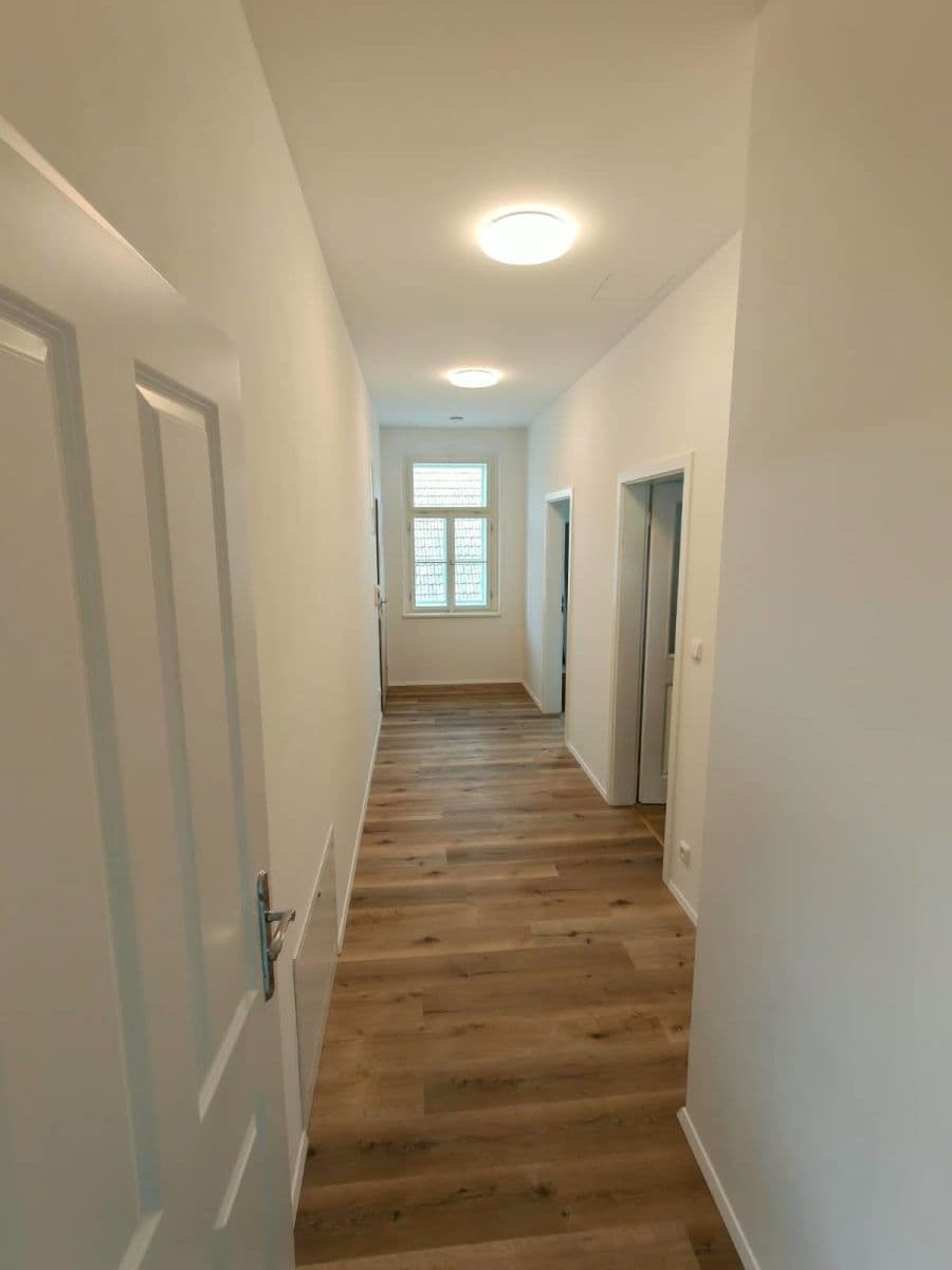 Prenájom bytu 2-izbový 58 m², Pod Radnicí, Neveklov, Středočeský kraj Prenájom bytu 2-izbový 58 m², Pod Radnicí, Neveklov, Středočeský kraj