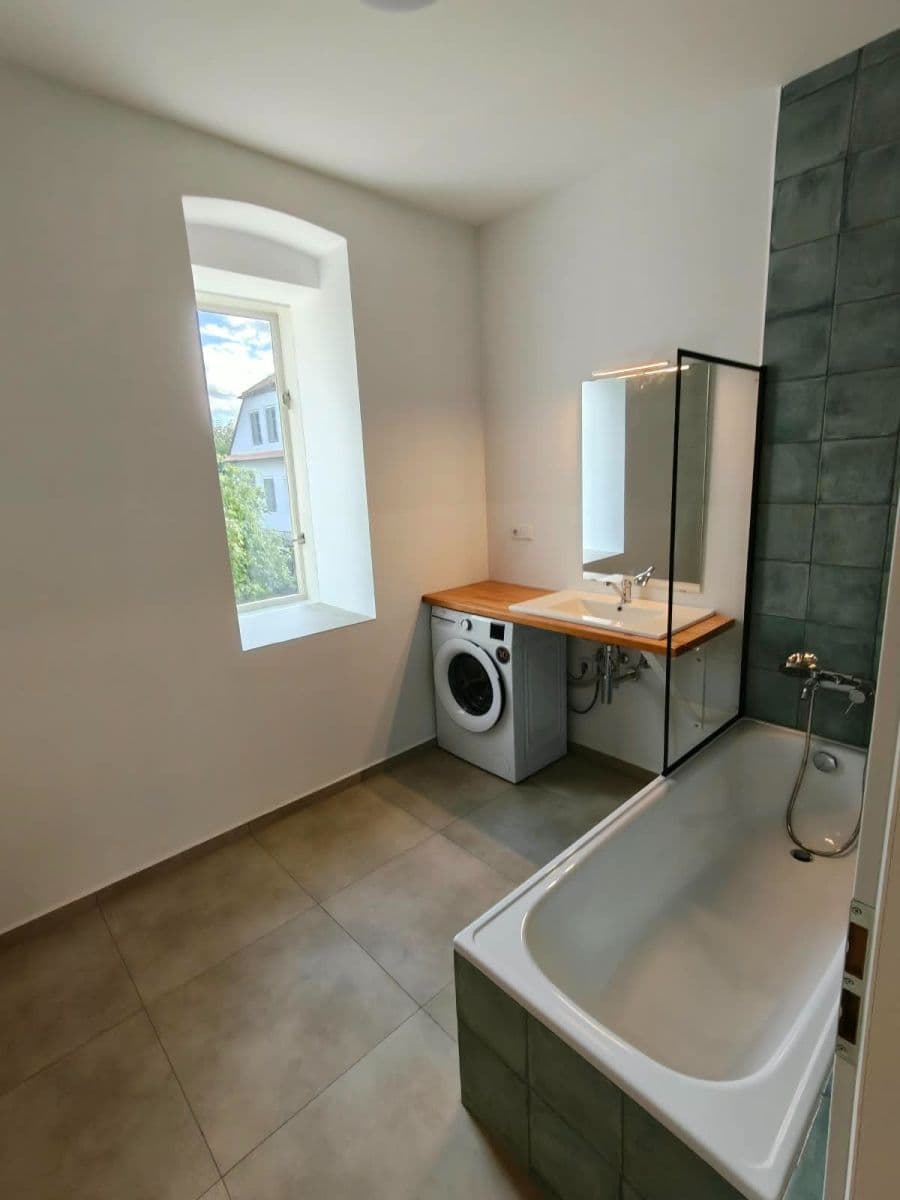 Prenájom bytu 2-izbový 58 m², Pod Radnicí, Neveklov, Středočeský kraj Prenájom bytu 2-izbový 58 m², Pod Radnicí, Neveklov, Středočeský kraj
