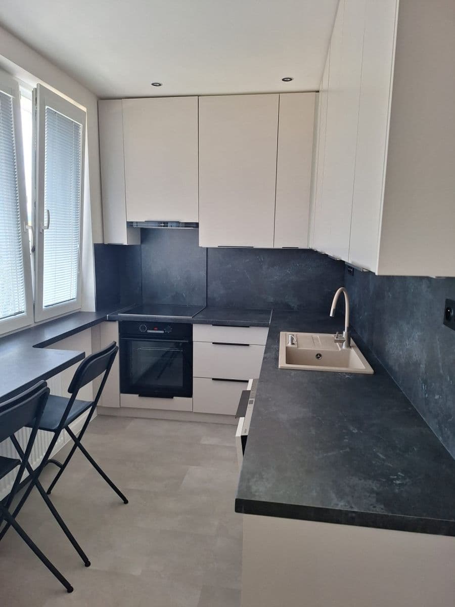 Prenájom bytu 3-izbový 87 m², Dolinky, Detva, Banskobystrický kraj Prenájom bytu 3-izbový 87 m², Dolinky, Detva, Banskobystrický kraj