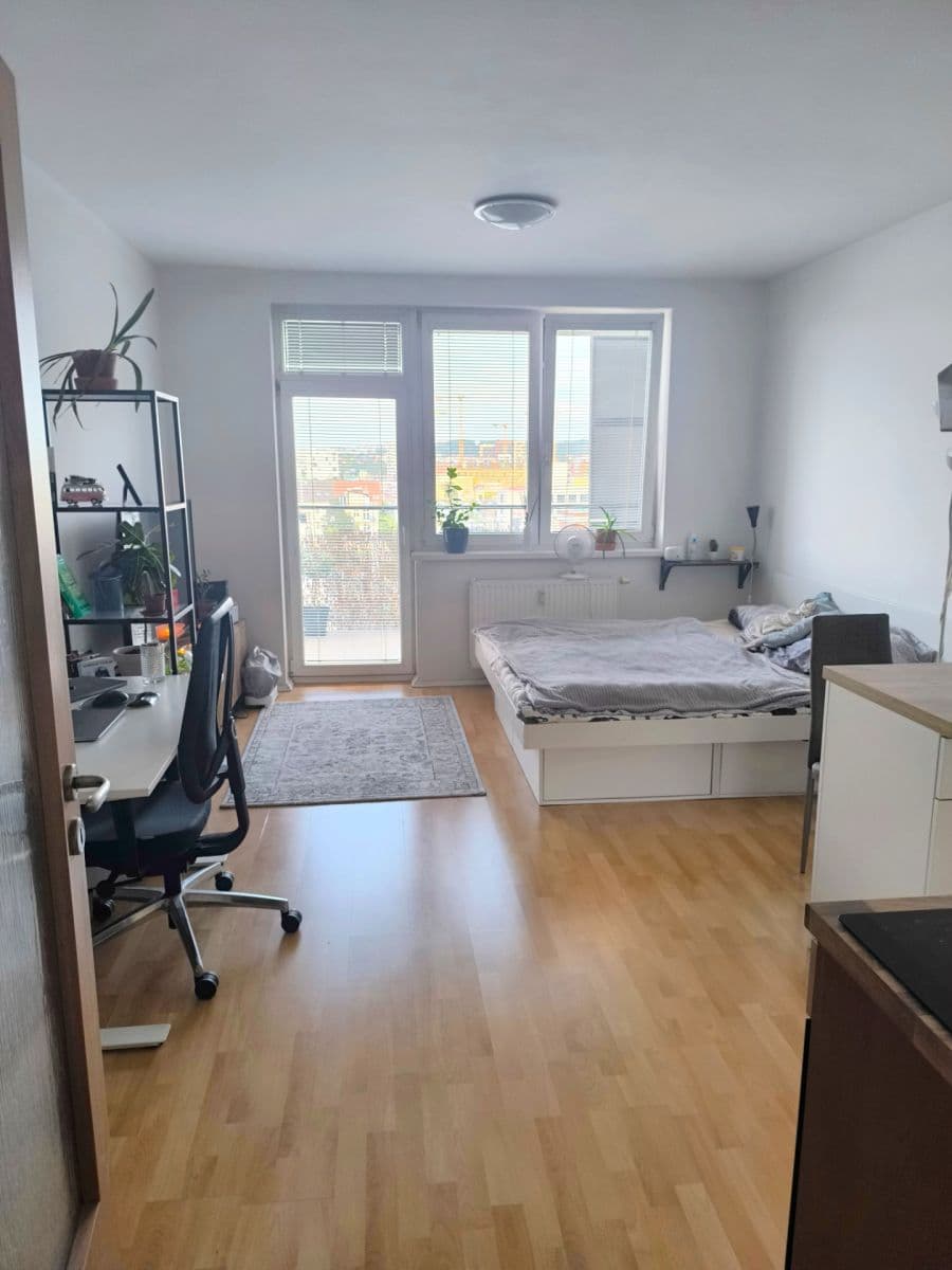 Prenájom bytu 1-izbový 39 m², Podkovářská, Praha, Praha Prenájom bytu 1-izbový 39 m², Podkovářská, Praha, Praha