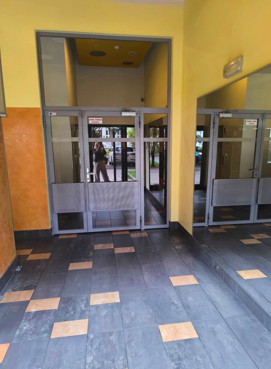 Prenájom bytu 1-izbový 39 m², Podkovářská, Praha, Praha Prenájom bytu 1-izbový 39 m², Podkovářská, Praha, Praha
