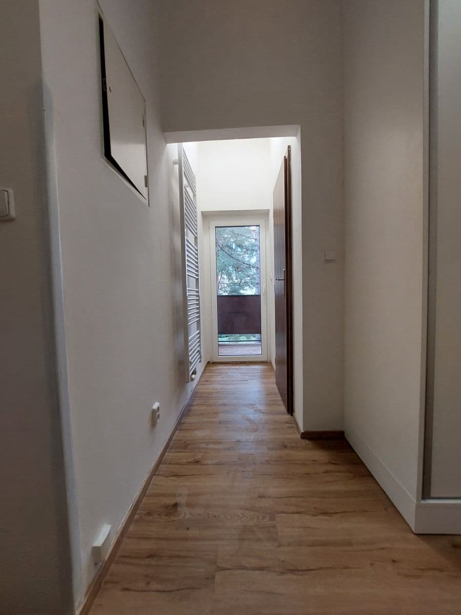 Prenájom bytu 2-izbový 63 m², třída Legií, Kralupy nad Vltavou, Středočeský kraj Prenájom bytu 2-izbový 63 m², třída Legií, Kralupy nad Vltavou, Středočeský kraj