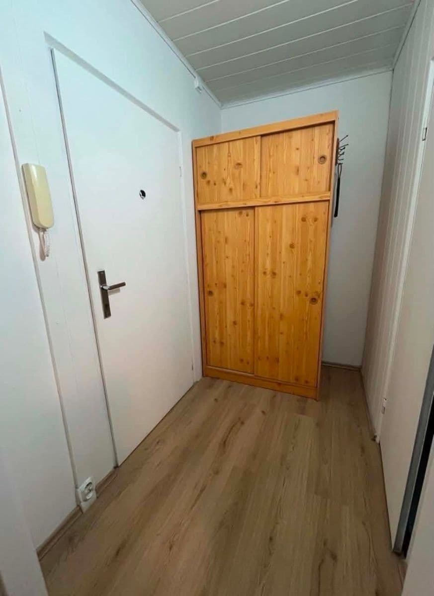 Prenájom bytu 1-izbový 32 m², Litoměřická, Praha, Praha Prenájom bytu 1-izbový 32 m², Litoměřická, Praha, Praha