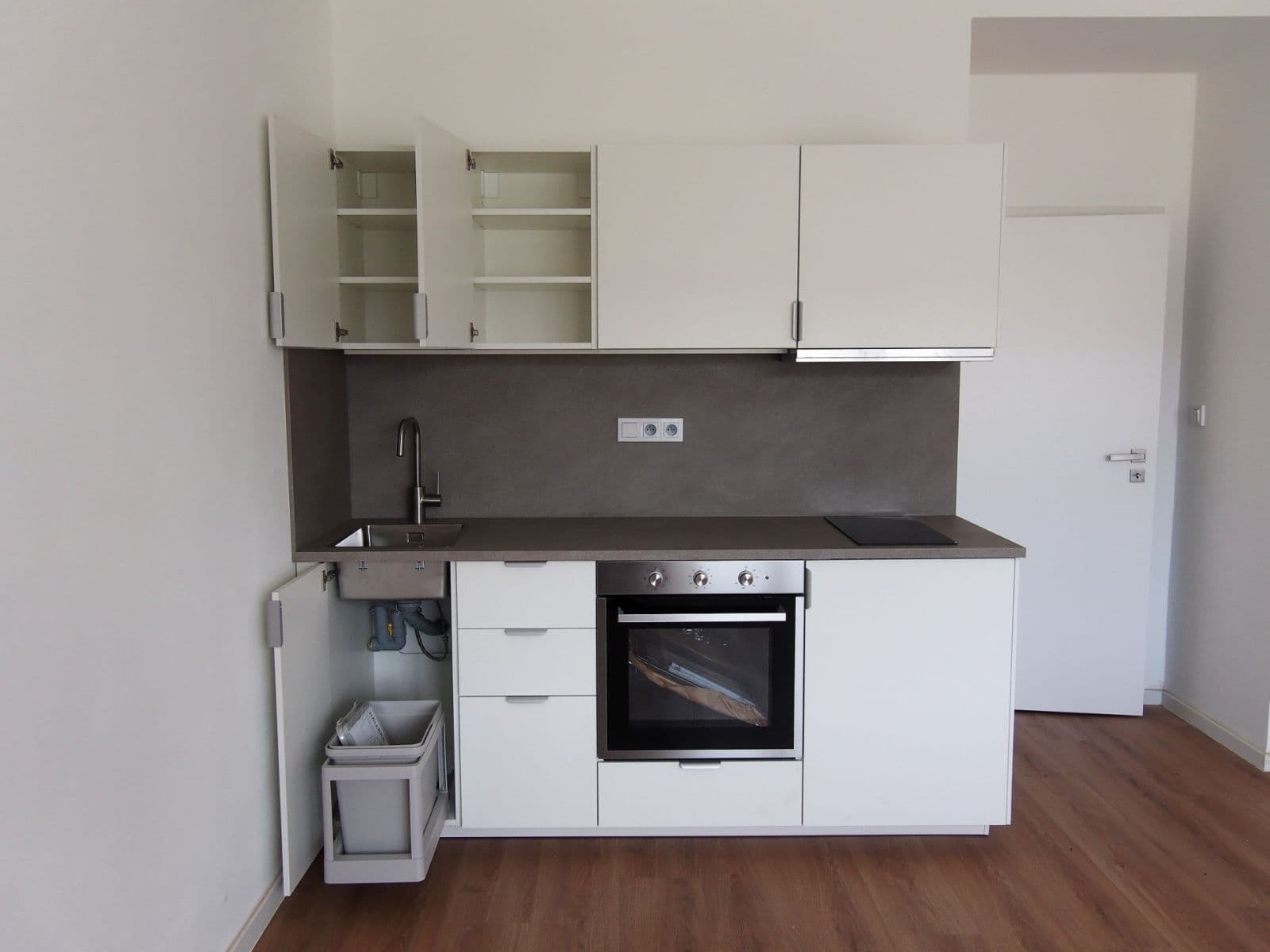 Prenájom bytu 1-izbový 30 m², Kolbenova, Praha, Praha Prenájom bytu 1-izbový 30 m², Kolbenova, Praha, Praha