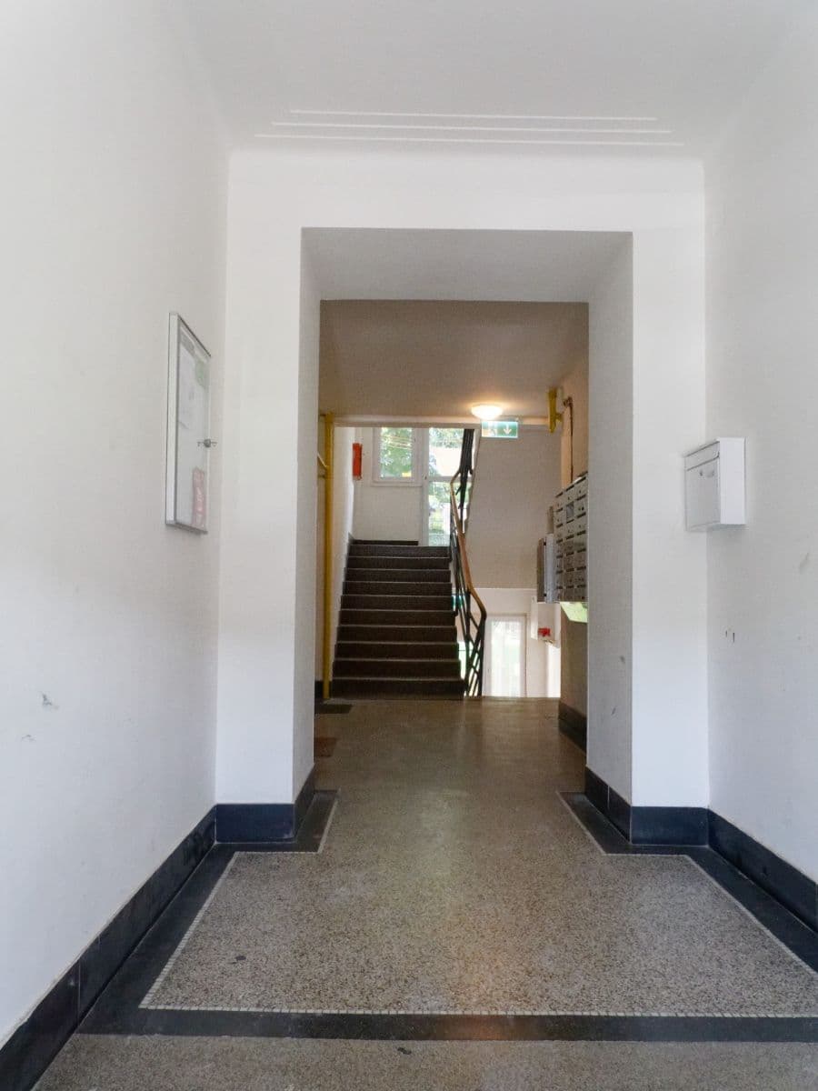 Prenájom bytu 1-izbový 30 m², Kolbenova, Praha, Praha Prenájom bytu 1-izbový 30 m², Kolbenova, Praha, Praha