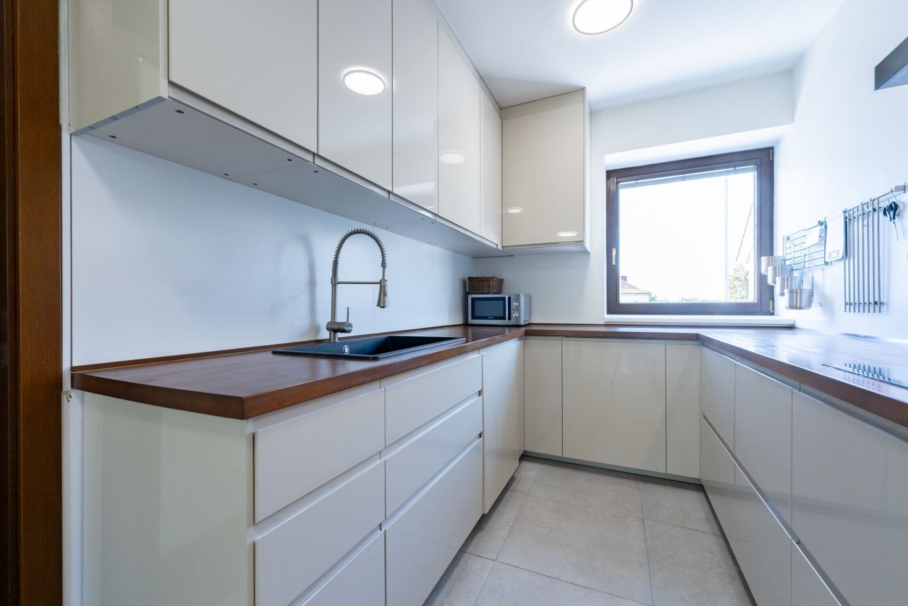 Predaj bytu 2-izbový 79 m², Vlnitá, Praha, Praha Predaj bytu 2-izbový 79 m², Vlnitá, Praha, Praha