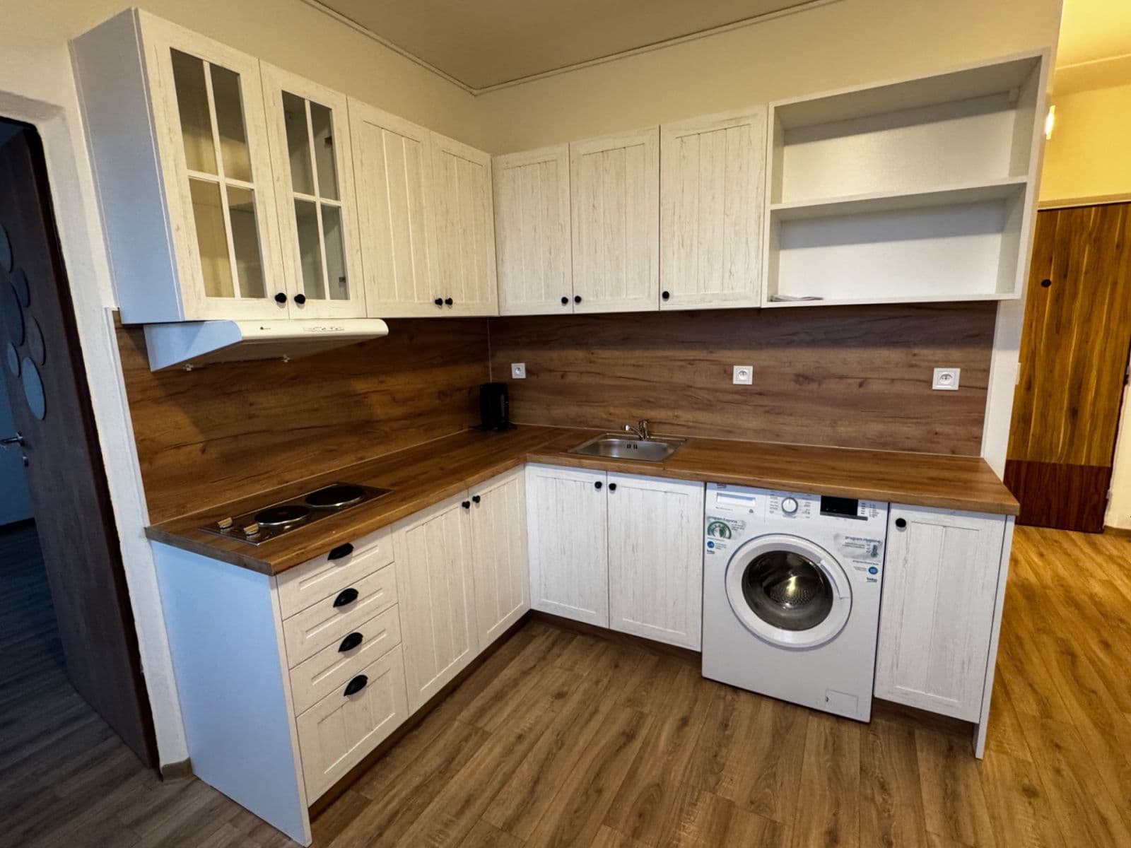 Prenájom bytu 1-izbový 41 m², Sokolovská, Plzeň, Plzeňský kraj Prenájom bytu 1-izbový 41 m², Sokolovská, Plzeň, Plzeňský kraj