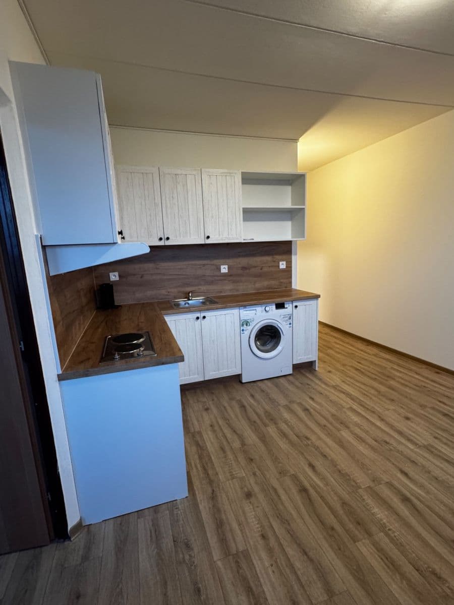 Prenájom bytu 1-izbový 41 m², Sokolovská, Plzeň, Plzeňský kraj Prenájom bytu 1-izbový 41 m², Sokolovská, Plzeň, Plzeňský kraj