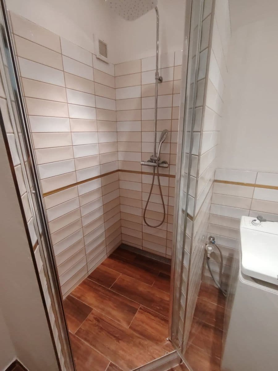 Prenájom bytu 1-izbový 35 m², Na Lužci, Lázně Bohdaneč, Pardubický kraj Prenájom bytu 1-izbový 35 m², Na Lužci, Lázně Bohdaneč, Pardubický kraj