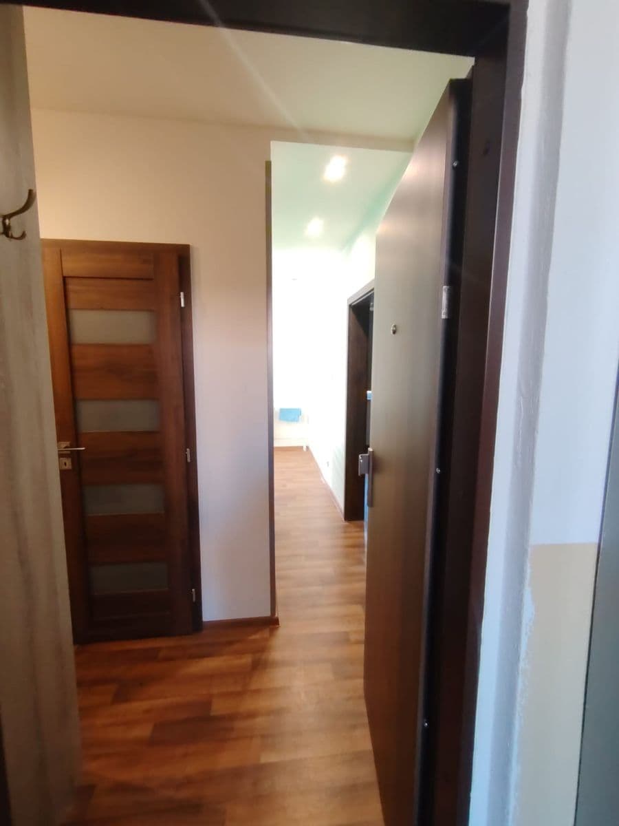 Prenájom bytu 1-izbový 35 m², Na Lužci, Lázně Bohdaneč, Pardubický kraj Prenájom bytu 1-izbový 35 m², Na Lužci, Lázně Bohdaneč, Pardubický kraj