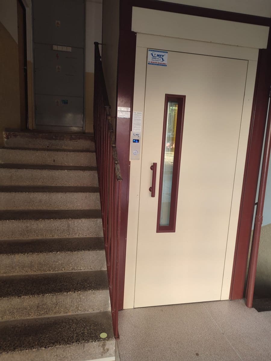 Prenájom bytu 1-izbový 35 m², Na Lužci, Lázně Bohdaneč, Pardubický kraj Prenájom bytu 1-izbový 35 m², Na Lužci, Lázně Bohdaneč, Pardubický kraj