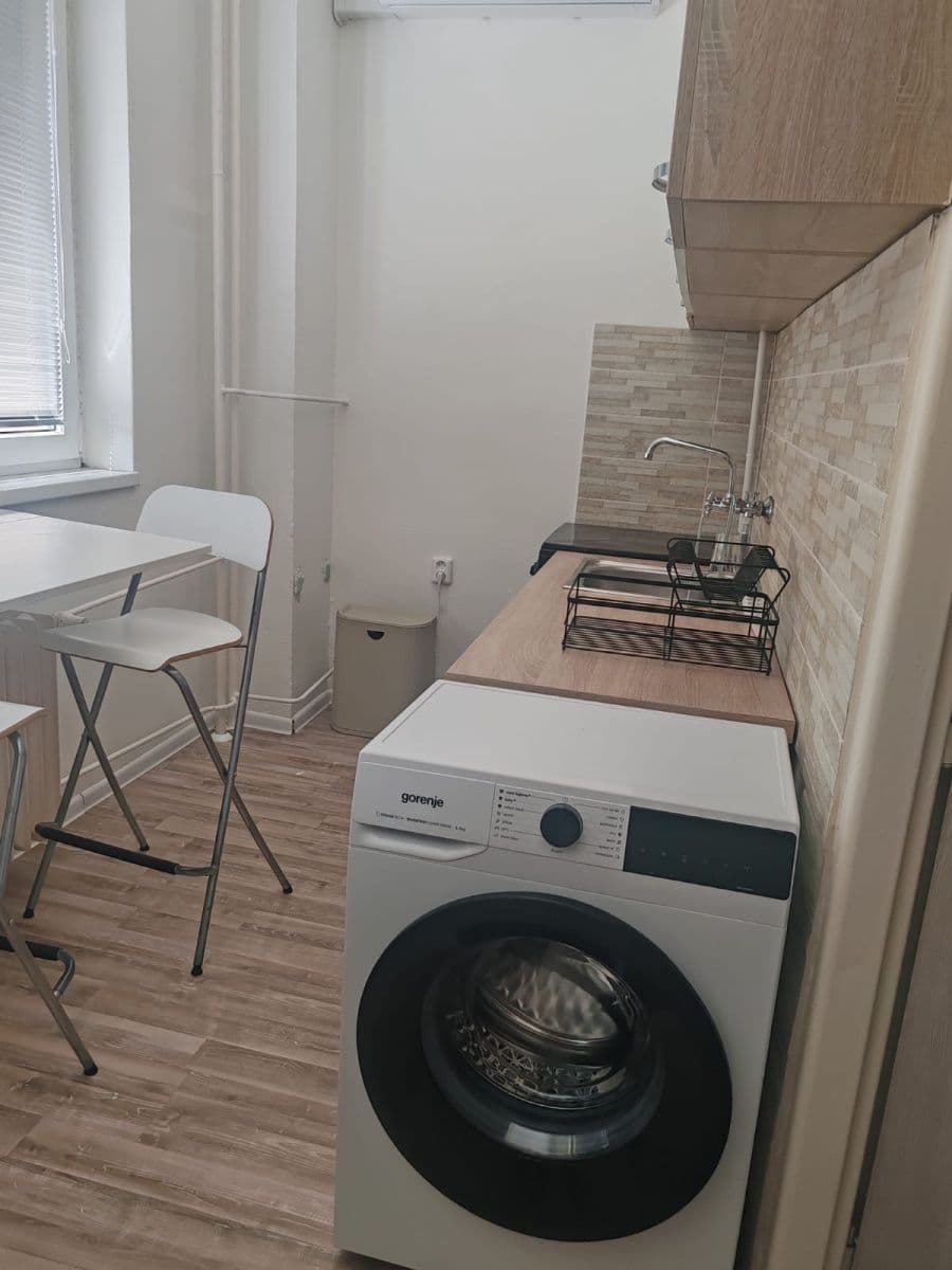 Prenájom bytu 1-izbový 44 m², Legionárska, Nové Mesto, Bratislavský kraj Prenájom bytu 1-izbový 44 m², Legionárska, Nové Mesto, Bratislavský kraj