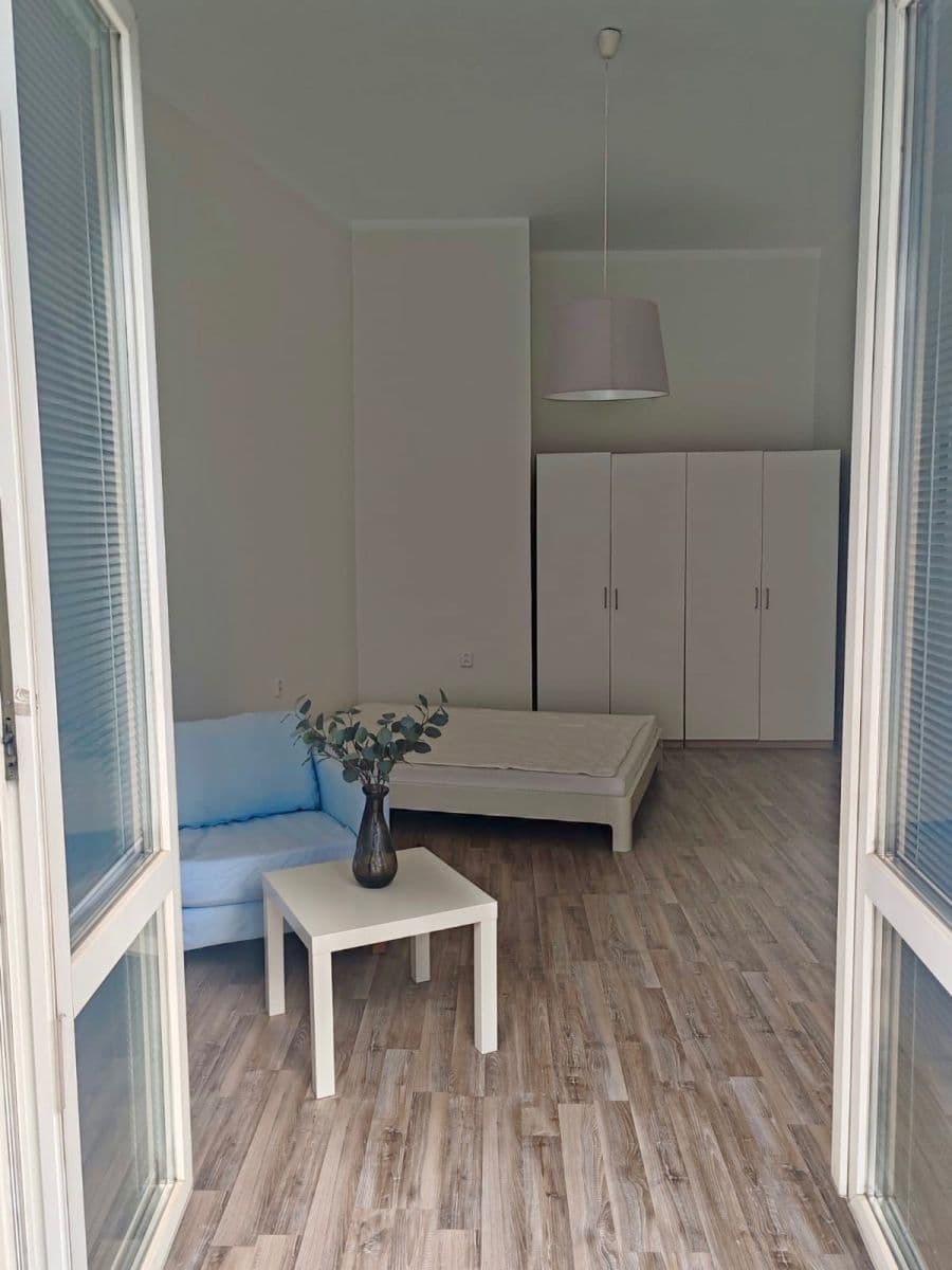 Prenájom bytu 1-izbový 44 m², Legionárska, Nové Mesto, Bratislavský kraj Prenájom bytu 1-izbový 44 m², Legionárska, Nové Mesto, Bratislavský kraj