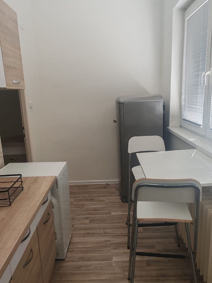 Prenájom bytu 1-izbový 44 m², Legionárska, Nové Mesto, Bratislavský kraj Prenájom bytu 1-izbový 44 m², Legionárska, Nové Mesto, Bratislavský kraj