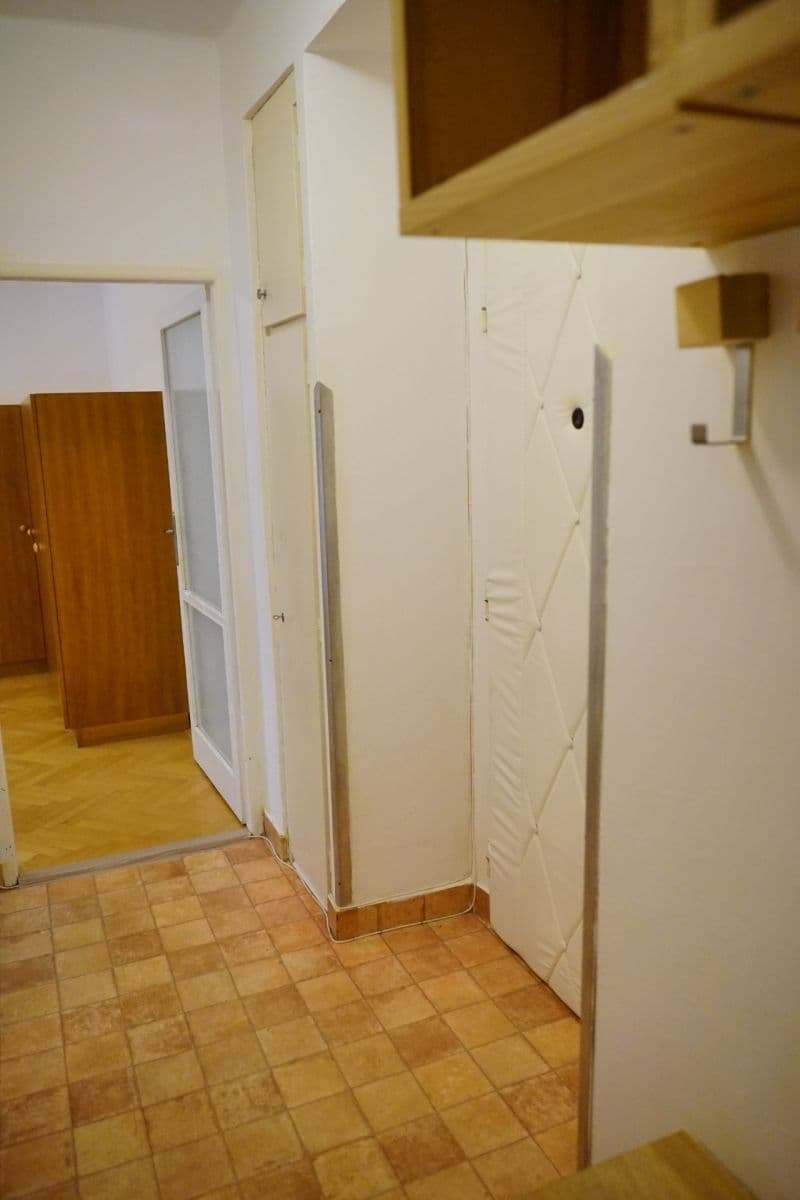 Prenájom bytu 1-izbový 39 m², tř. Míru, Olomouc, Olomoucký kraj Prenájom bytu 1-izbový 39 m², tř. Míru, Olomouc, Olomoucký kraj