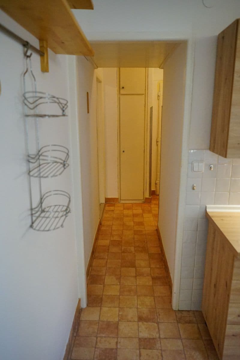 Prenájom bytu 1-izbový 39 m², tř. Míru, Olomouc, Olomoucký kraj Prenájom bytu 1-izbový 39 m², tř. Míru, Olomouc, Olomoucký kraj