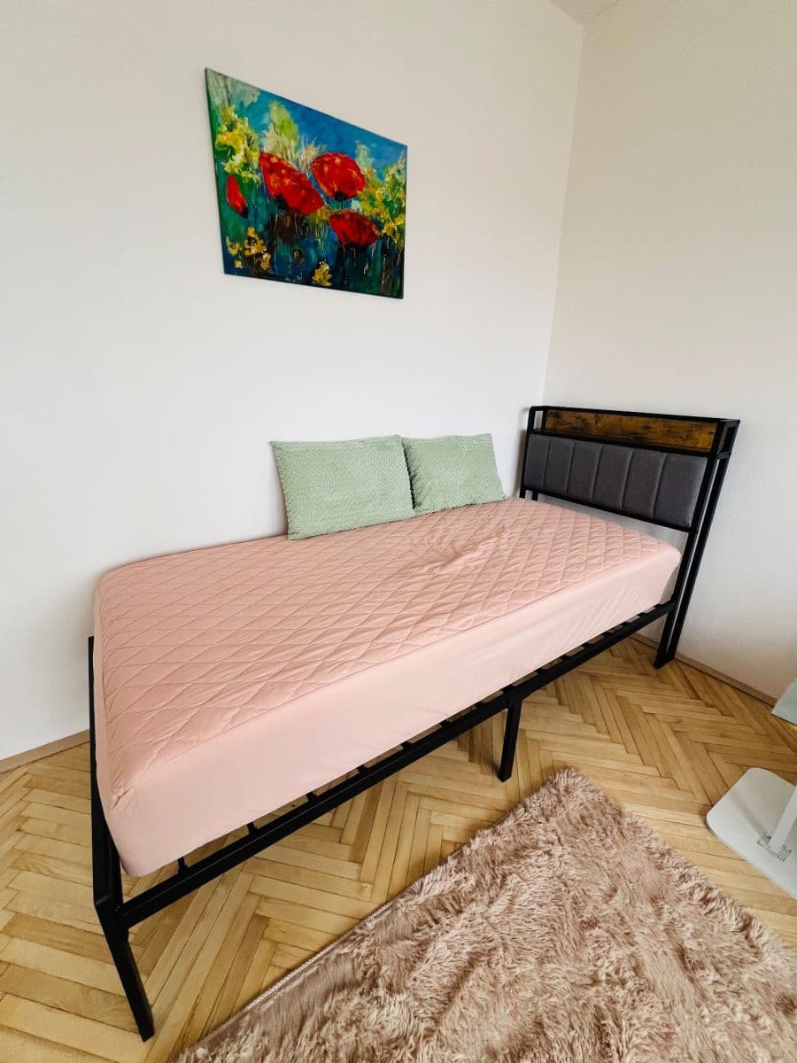 Prenájom bytu 2-izbový 15 m², Ke Štvanici, Praha, Praha Prenájom bytu 2-izbový 15 m², Ke Štvanici, Praha, Praha
