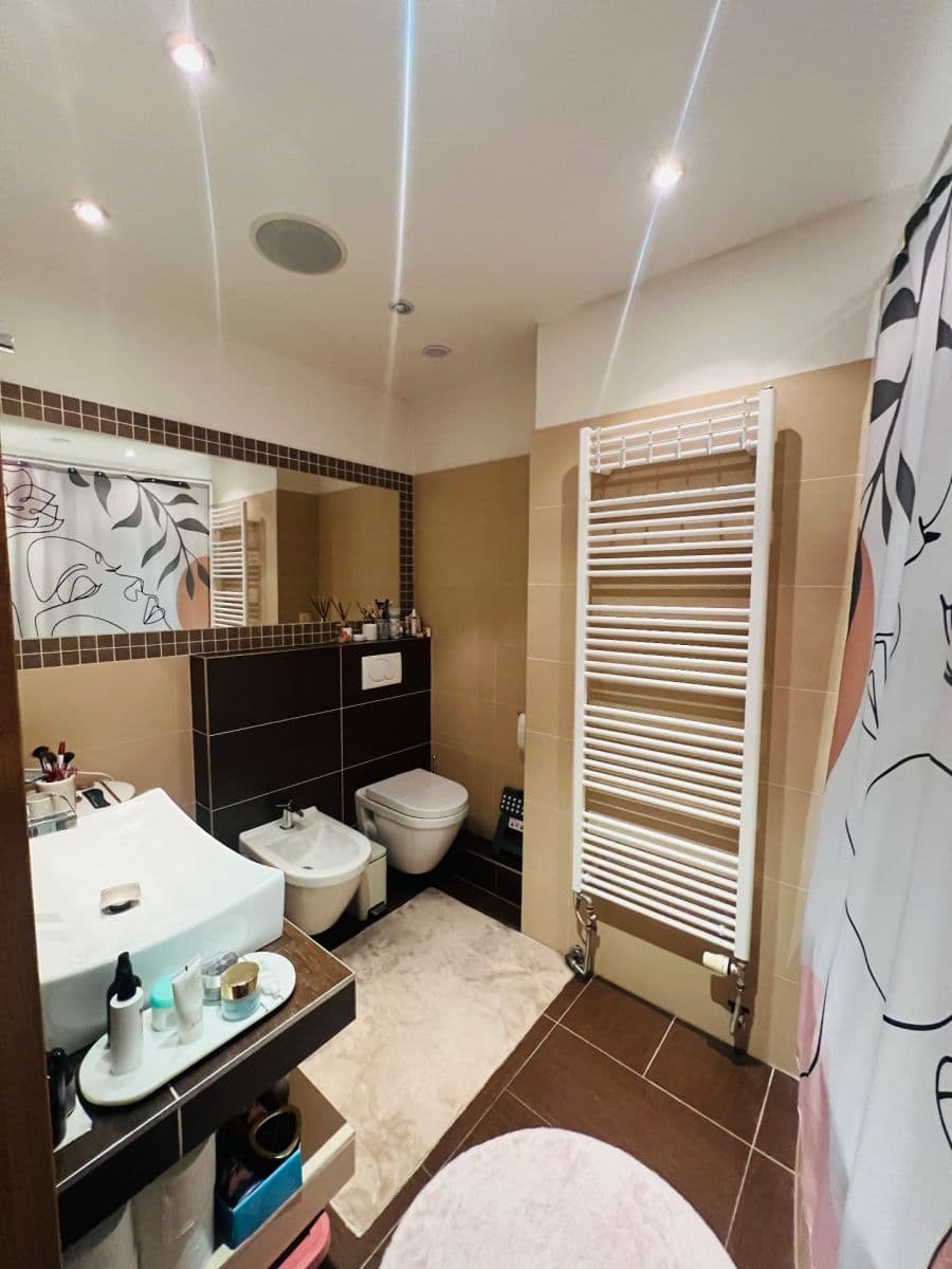 Prenájom bytu 2-izbový 15 m², Ke Štvanici, Praha, Praha Prenájom bytu 2-izbový 15 m², Ke Štvanici, Praha, Praha