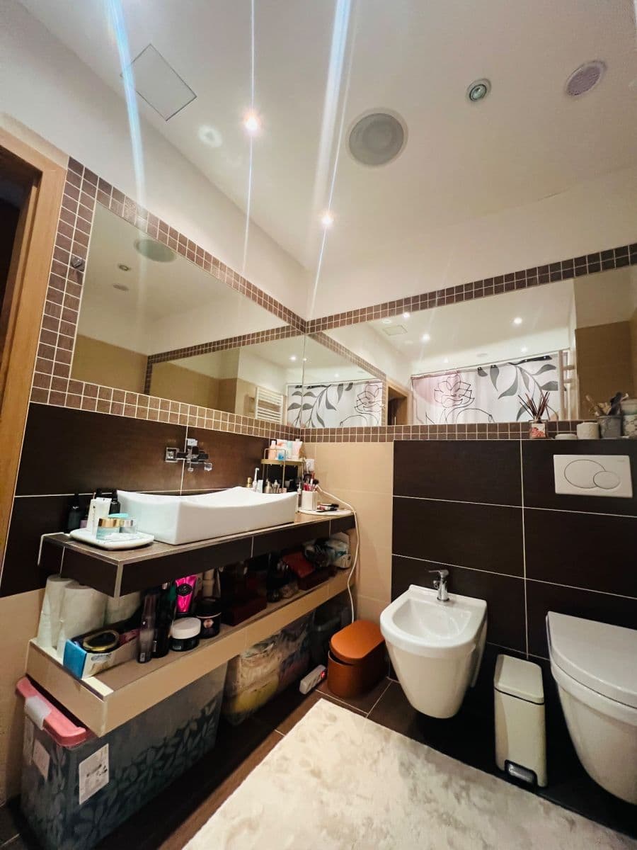 Prenájom bytu 2-izbový 15 m², Ke Štvanici, Praha, Praha Prenájom bytu 2-izbový 15 m², Ke Štvanici, Praha, Praha