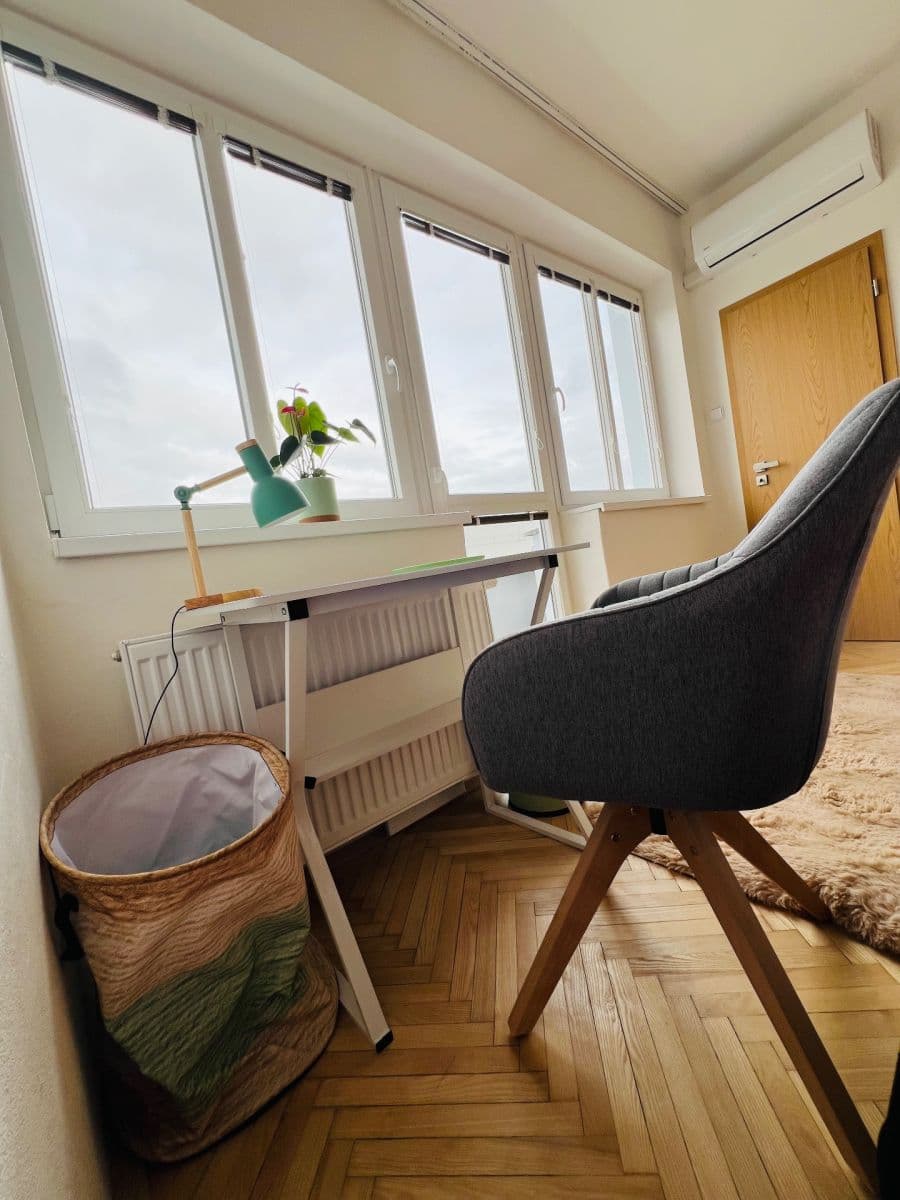 Prenájom bytu 2-izbový 15 m², Ke Štvanici, Praha, Praha Prenájom bytu 2-izbový 15 m², Ke Štvanici, Praha, Praha