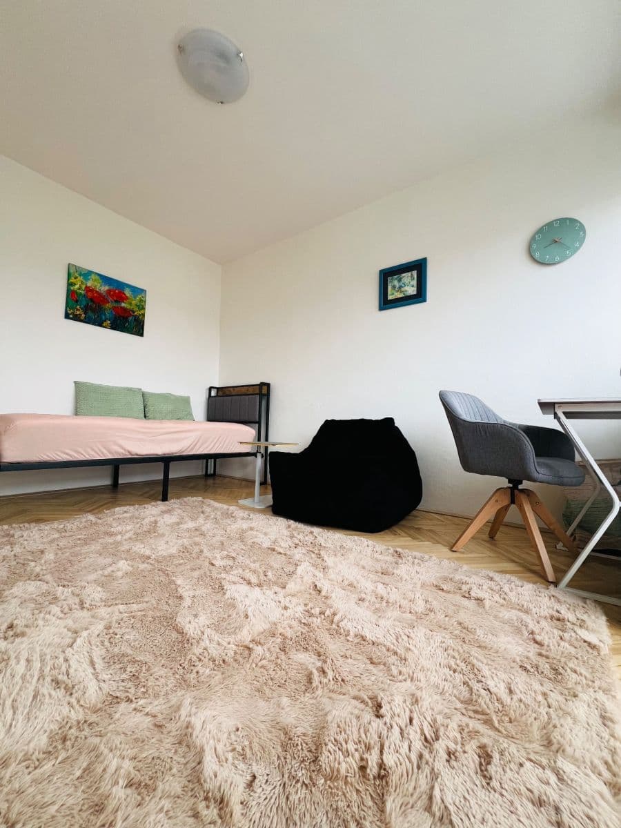 Prenájom bytu 2-izbový 15 m², Ke Štvanici, Praha, Praha Prenájom bytu 2-izbový 15 m², Ke Štvanici, Praha, Praha