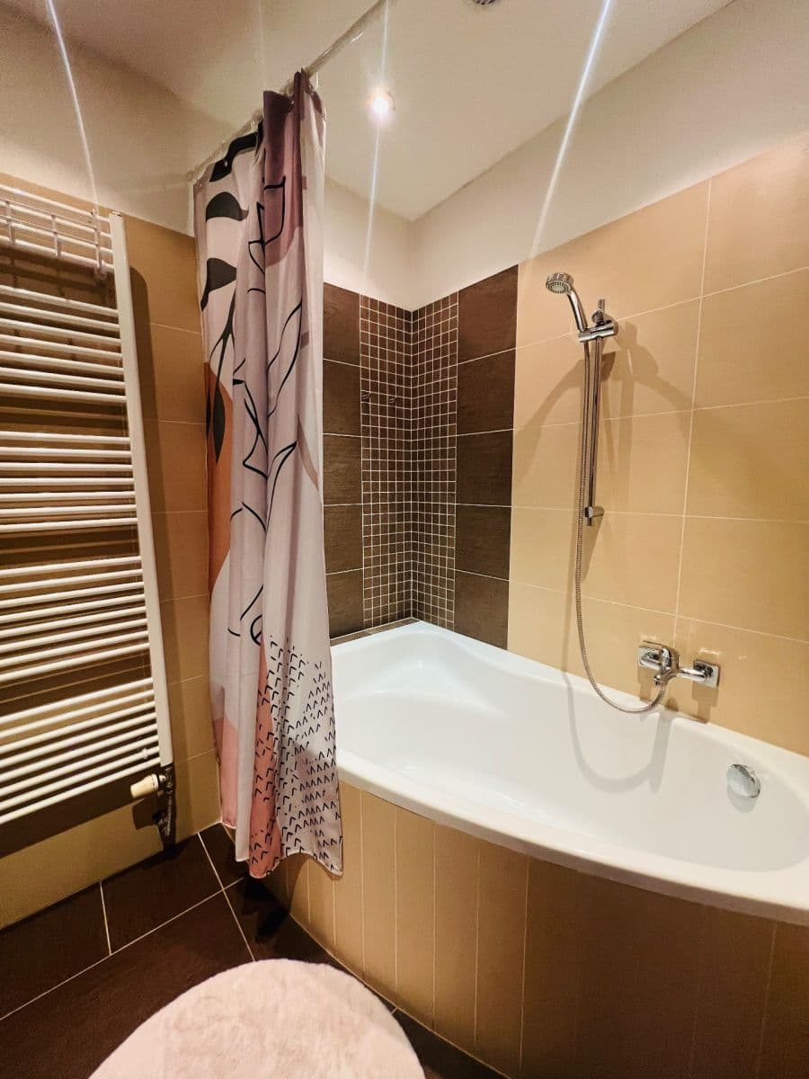 Prenájom bytu 2-izbový 15 m², Ke Štvanici, Praha, Praha Prenájom bytu 2-izbový 15 m², Ke Štvanici, Praha, Praha