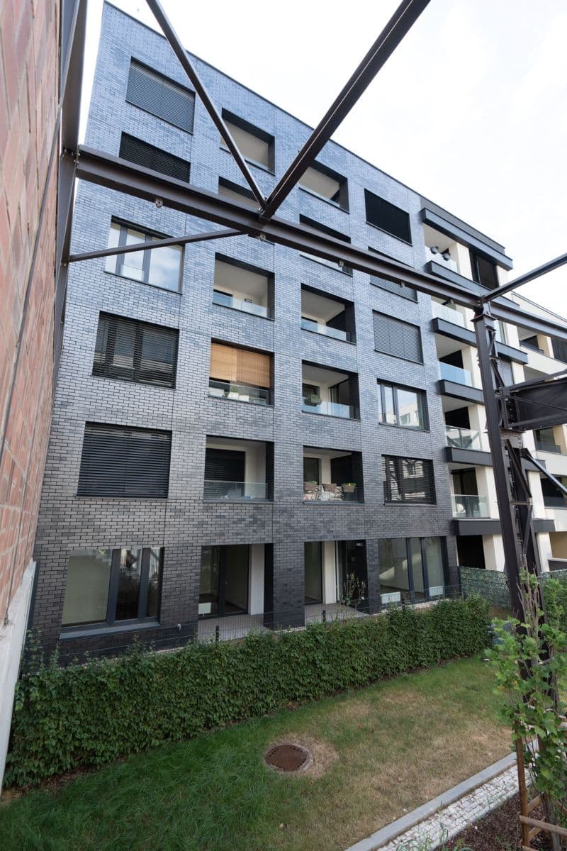 Prenájom bytu 2-izbový 52 m², Jankovcova, Praha, Praha Prenájom bytu 2-izbový 52 m², Jankovcova, Praha, Praha