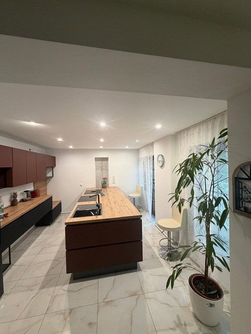 Predaj bytu 6-izbový 204 m², Unitasstr., 36, Euskirchen, Severné Porýnie - Westfálsko Predaj bytu 6-izbový 204 m², Unitasstr., 36, Euskirchen, Severné Porýnie - Westfálsko