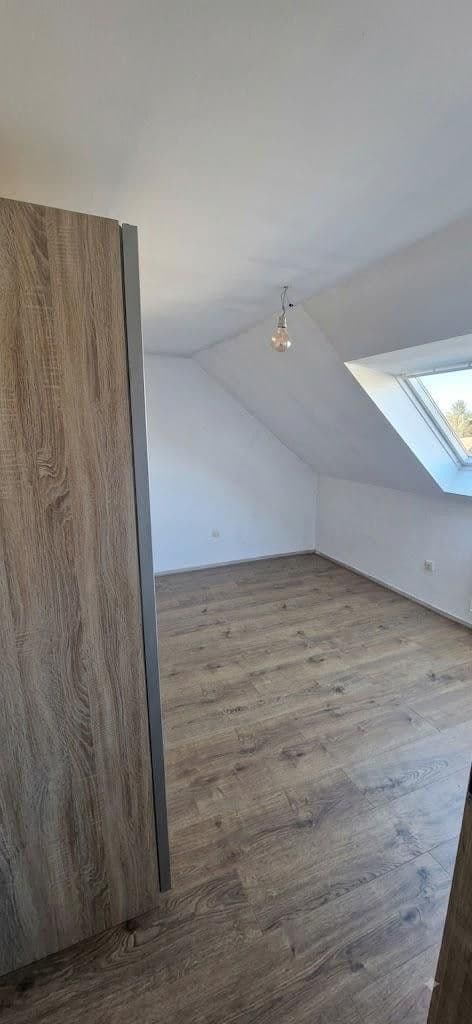 Prenájom bytu 4-izbový 70 m², Vinningen, Porýnie-Falcko Prenájom bytu 4-izbový 70 m², Vinningen, Porýnie-Falcko