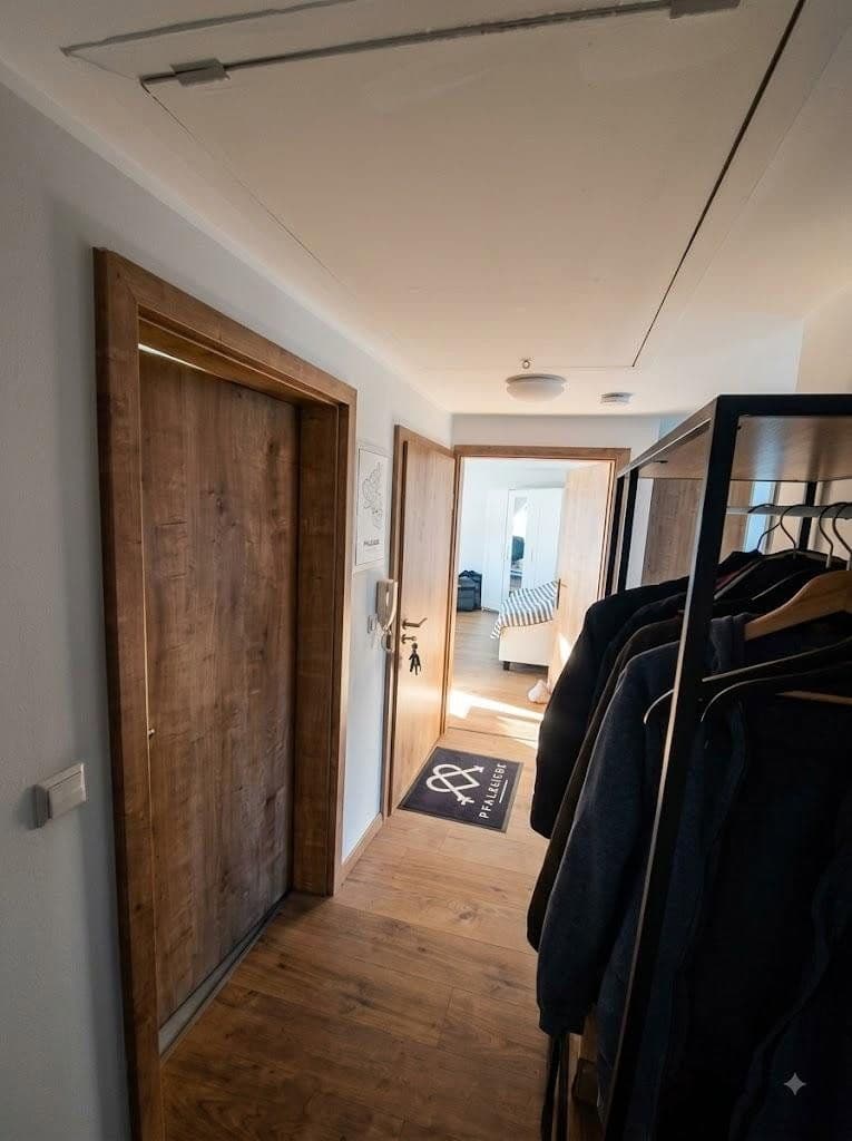 Prenájom bytu 4-izbový 70 m², Vinningen, Porýnie-Falcko Prenájom bytu 4-izbový 70 m², Vinningen, Porýnie-Falcko