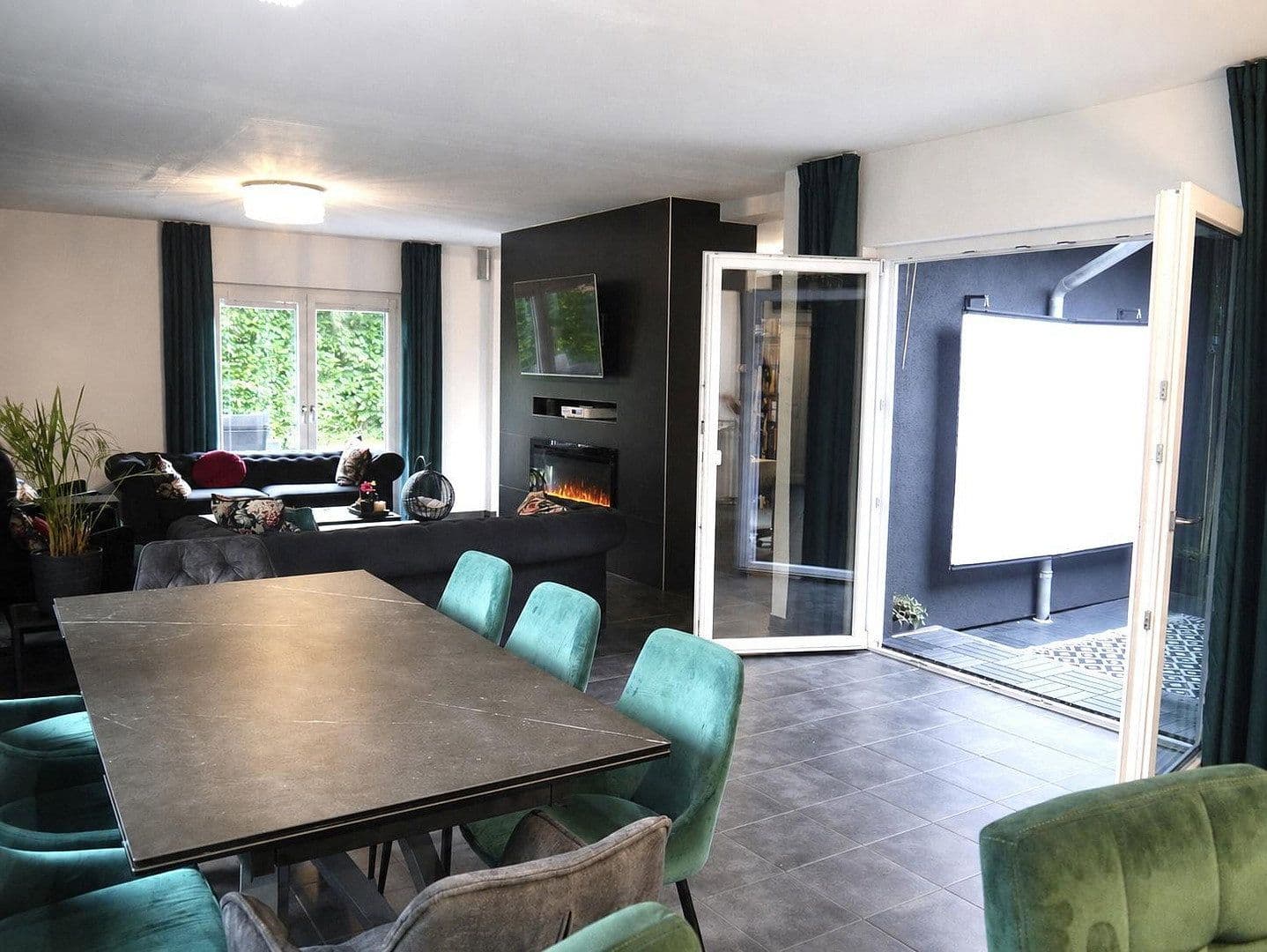 Predaj domu 170 m², pozemok 595 m², Schwarzenbek, Šlezvicko-Holštajnsko Predaj domu 170 m², pozemok 595 m², Schwarzenbek, Šlezvicko-Holštajnsko